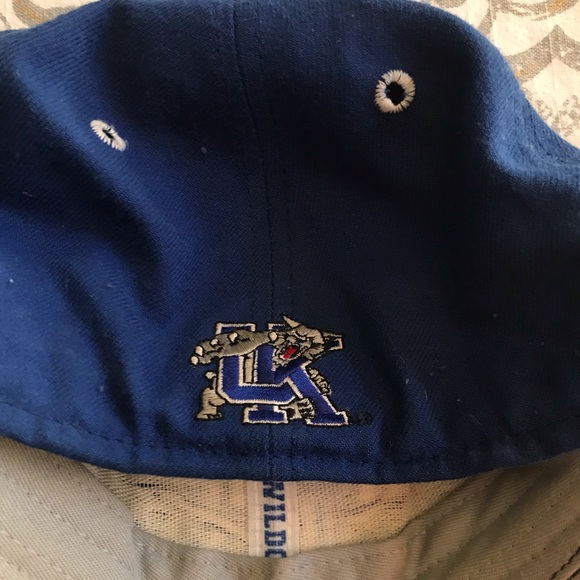 Kentucky Wildcats Hat 🧢 - Picture 3 of 4
